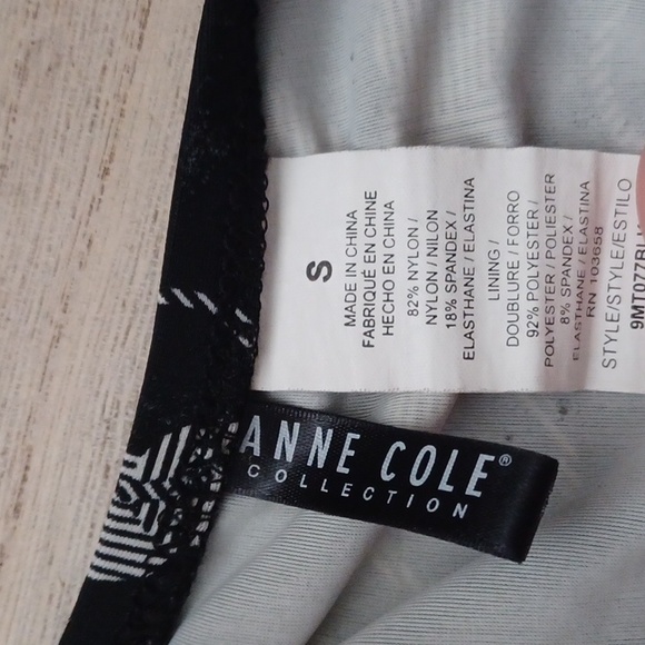 Black top - Picture 3 of 3